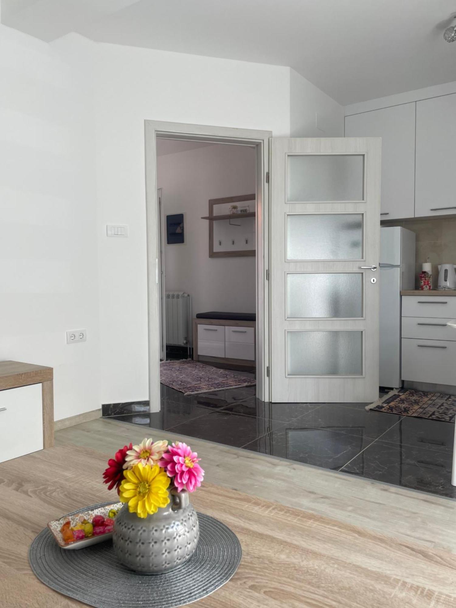Apartman Sirena Требине Екстериор снимка